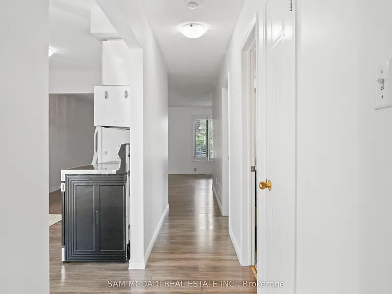 87 Rundle Cres — Photo 13