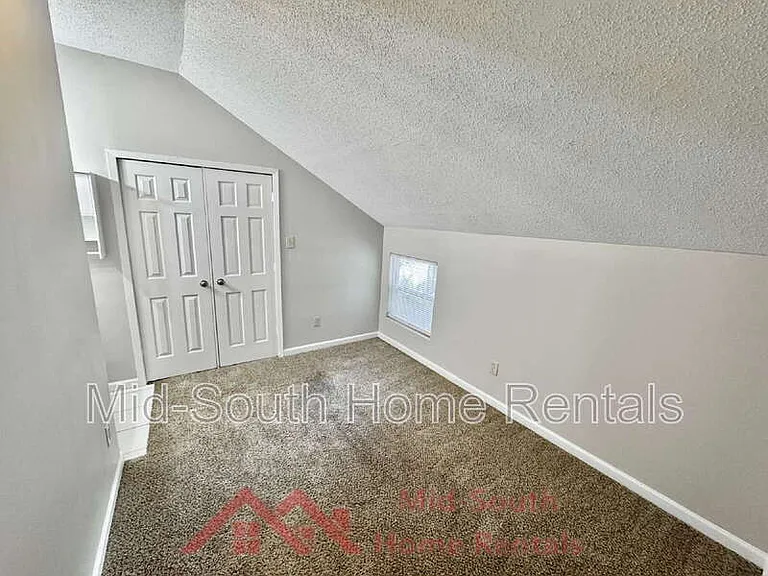 3569 Douglass Ave #3 — Photo 12