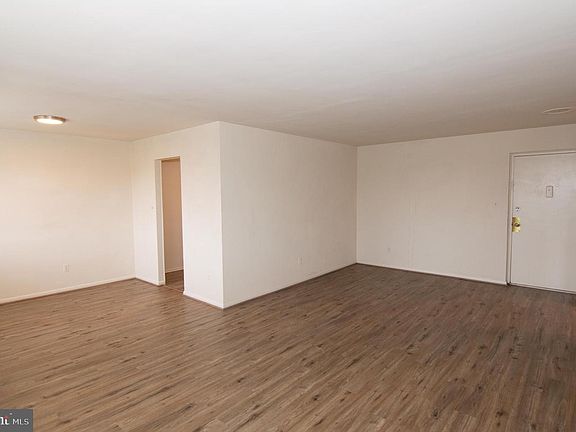 4th image of 750 S Dickerson St APT 414