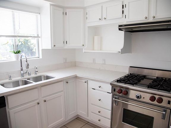 5th image of 7508 Farmdale Ave