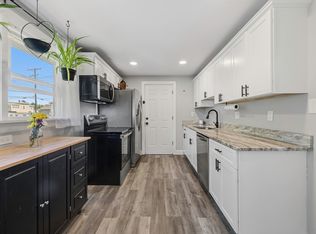 140 Everett St, Easthampton, MA 01027