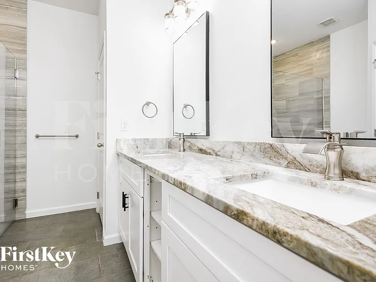 925 Albertville Ct — Photo 10