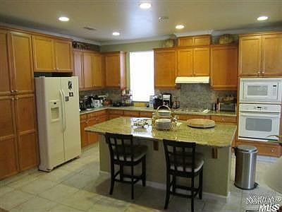 5th image of 961 Prospect Ave