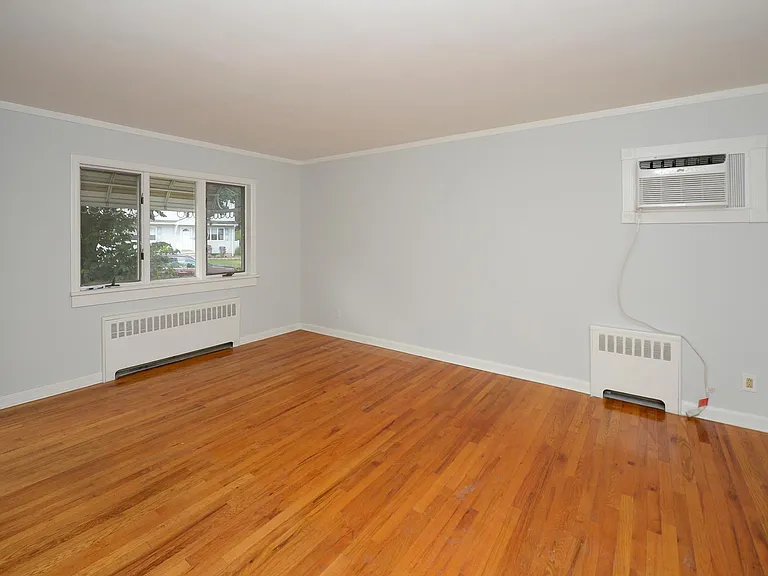 38-49 Vanore Dr — Photo 6