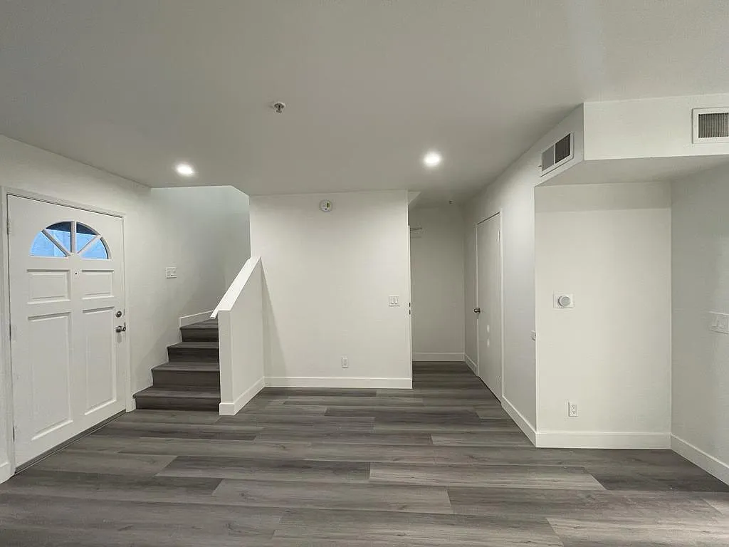 8828 Burnet Ave — Photo 2