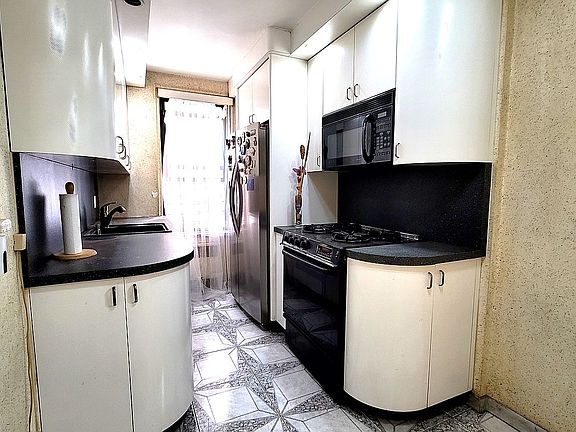 4th image of 3021 Avenue W #K