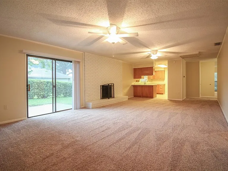 2014 Charnes Dr — Photo 7