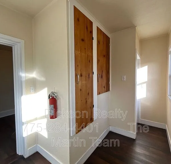 1561 G St — Photo 14