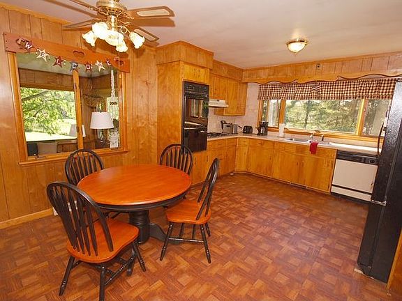 Bright Country Kitchen!