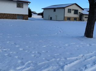 1608 7th Ave SE, Willmar, MN 56201