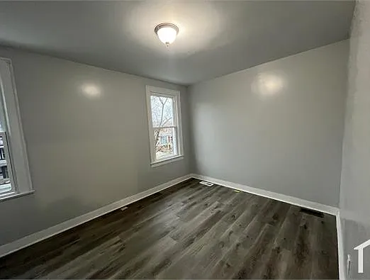 548 24th St NE — Photo 11