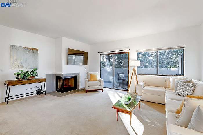 Living Room (2022)