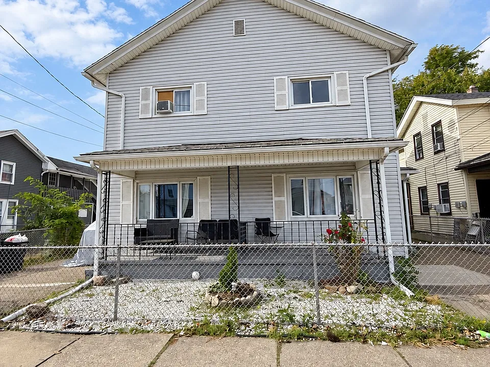 1227 Diamond Ave #2