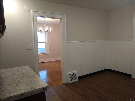 4th image of 223 Columbia Ave
