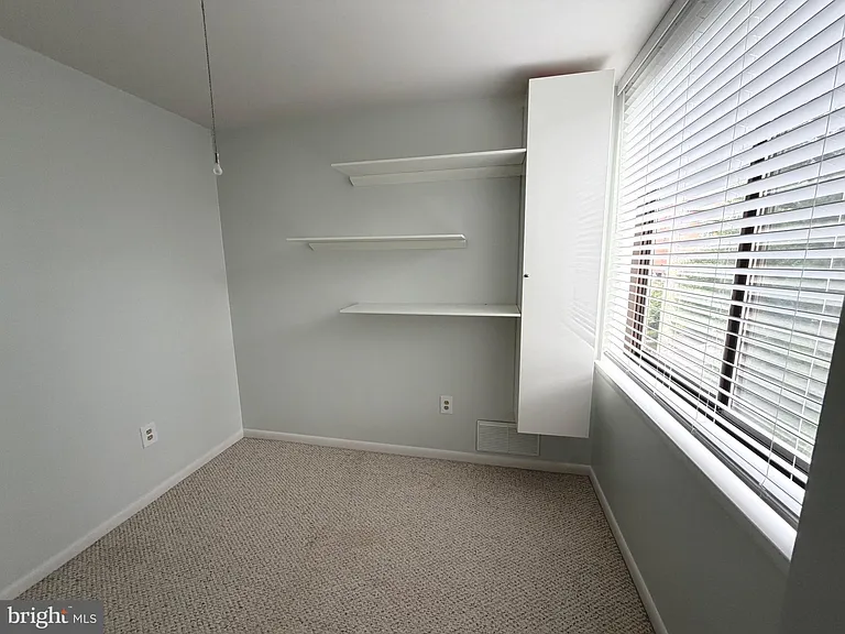 4390 Lorcom Ln #404 — Photo 7