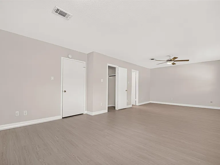 10383 Briar Forest Dr — Photo 34