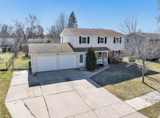 434 S Saint Bernard Dr, De Pere, WI 54115