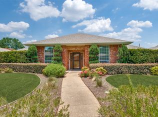 1005 De Pauw Dr, Arlington, TX 76012