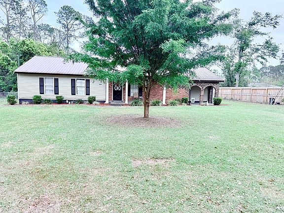 2nd image of 1004 Letitia Ave N