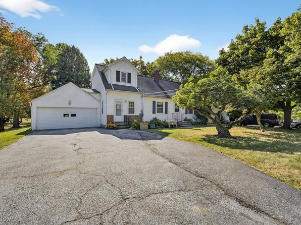 28828 Eddy Rd, Willoughby Hills, OH 44092