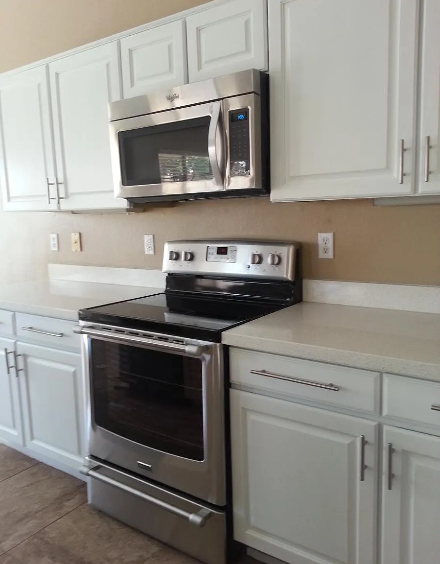 4 bed, 1900 sqft, $2,600 — Photo 3