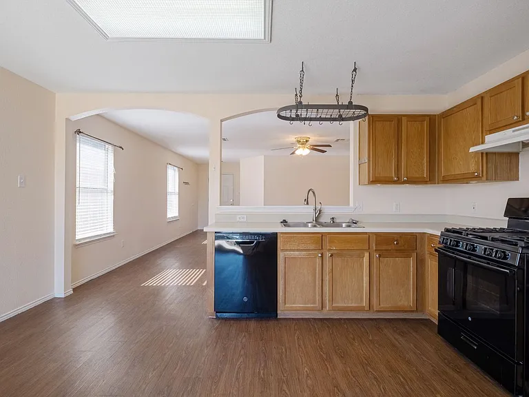 17131 Dashwood Creek Dr — Photo 8
