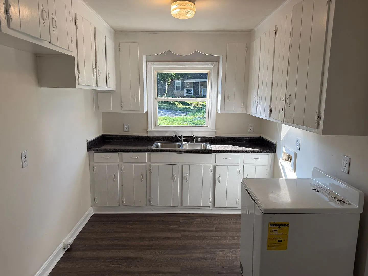 Cozy 2 Bedroom Duplex in Enderly Park — Photo 4