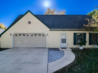 215 Fernwood Rd, Montgomery, IL 60538