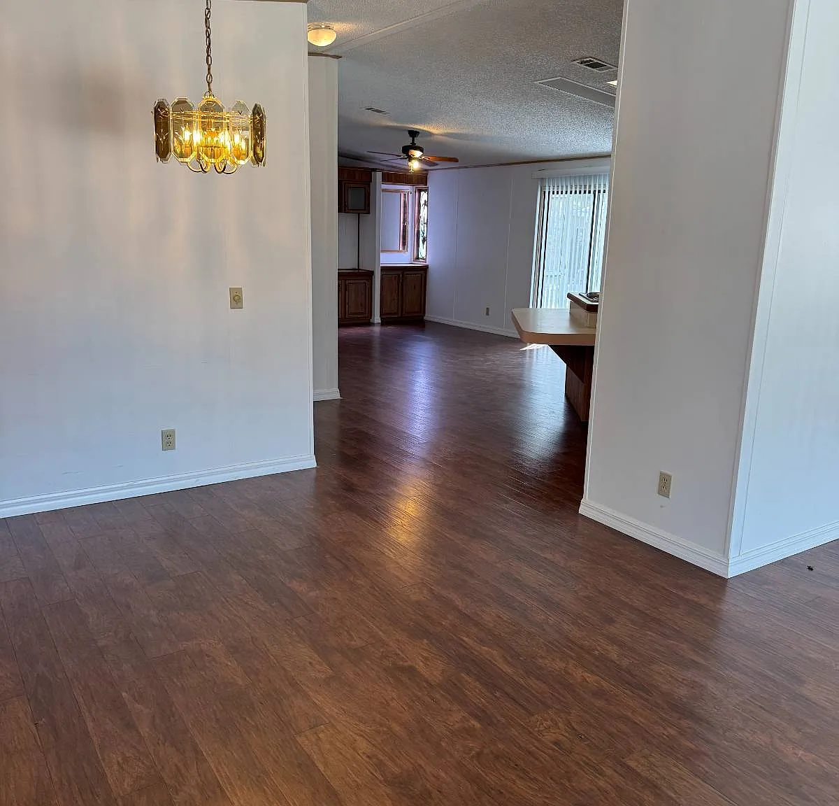 2 bed, 2.0 bath, 1400 sqft, $1,800 — Photo 2