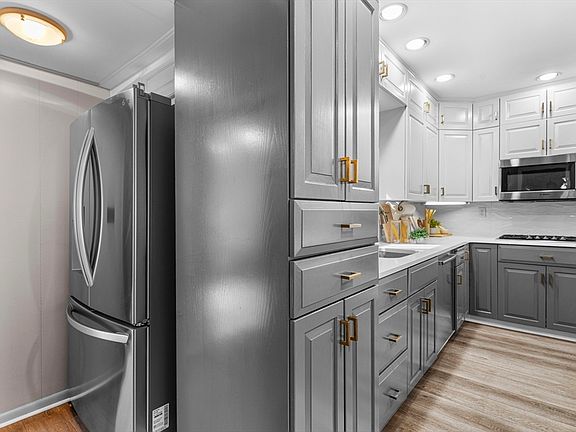 4th image of 62 Lovett Rd