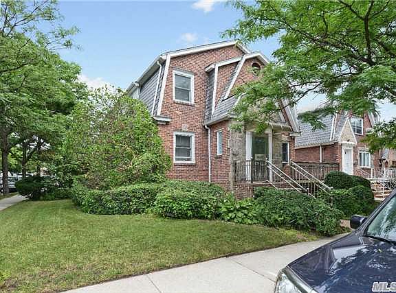 2nd image of 6303 Cromwell Cres