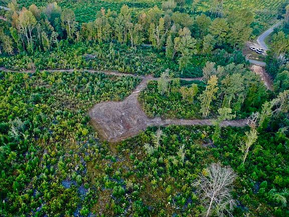 4th image of Leonard Rd