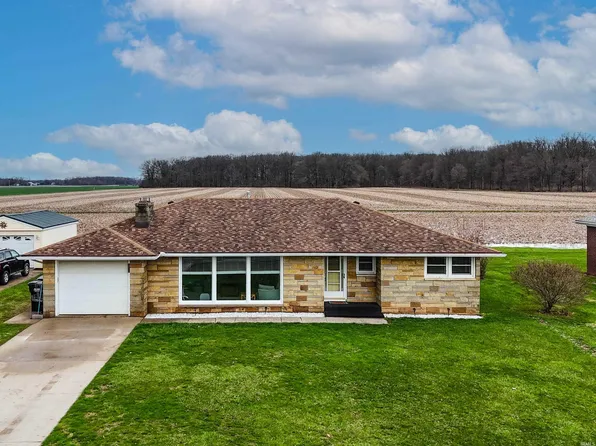 11633 Hoagland Rd, Hoagland, IN 46745