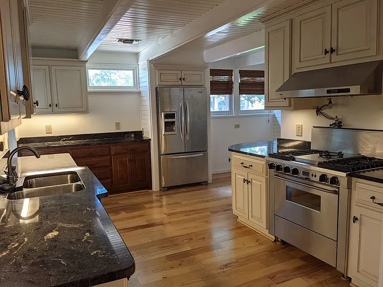 223 Edgefield Ave NW — Photo 11
