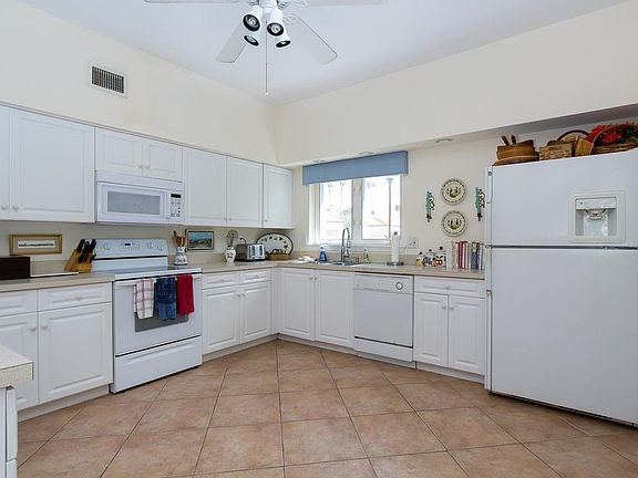 3rd image of 5030 Harmony Cir Unit 14