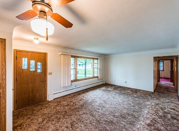 3rd image of 504 Sunnyside Cir