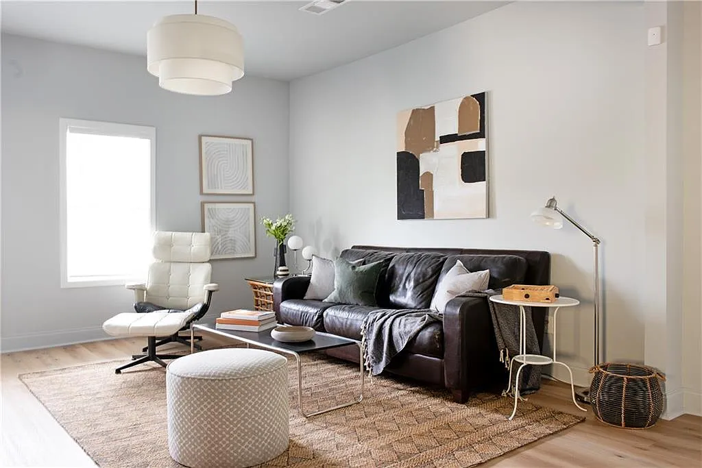 3 bed, 2.0 bath, 1619 sqft, $4,300 — Photo 2