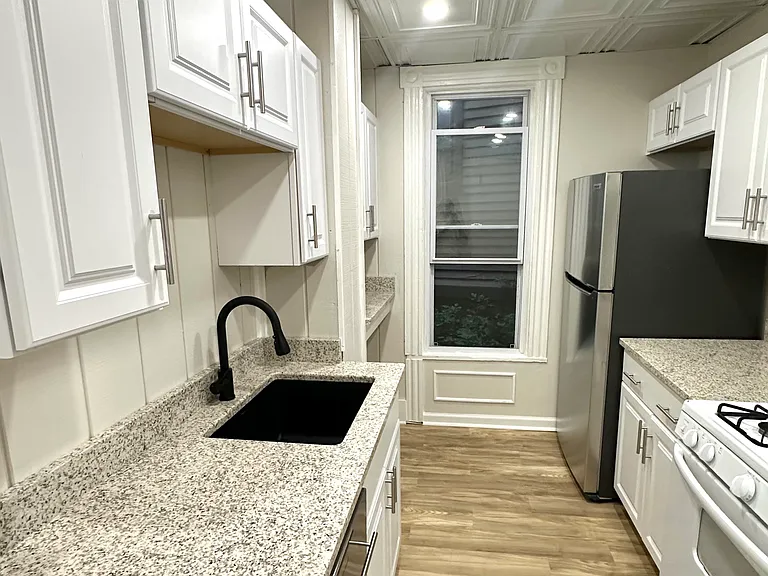 278 Pearl St #1 — Photo 6