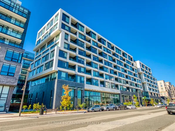 2450 Old Bronte Rd #112, Oakville, ON L6M 4J2