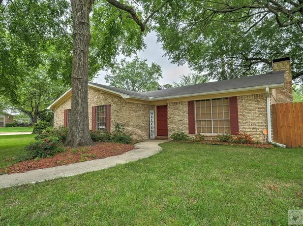 201 Pine Forest St, Wake Village, TX 75501