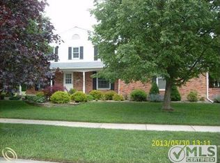 46154 Academy Dr, Plymouth, MI