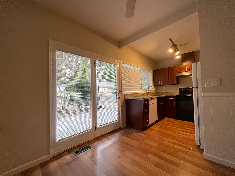 14212 SE 37th St — Photo 12
