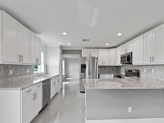 4th image of 2167 SW Best Street SW