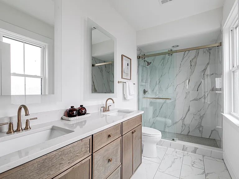 1827 W Cary St — Photo 24