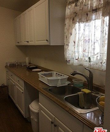 5th image of 7825 Tujunga Ave