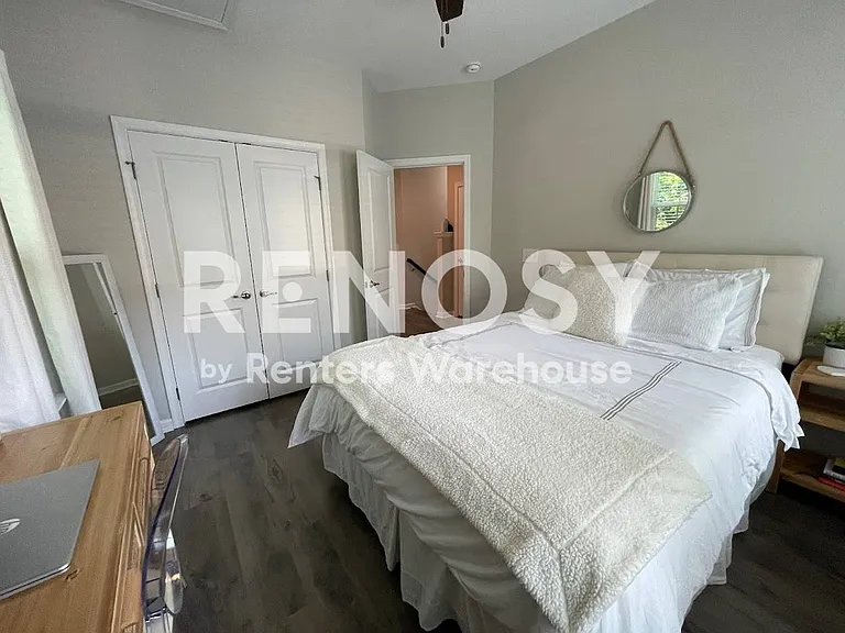 521 Charles Porteus Ln — Photo 31