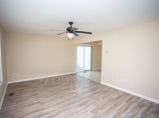 16 Lerner Ct, Sicklerville, NJ 08081