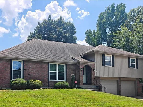 1512 SW Morningside Dr, Blue Springs, MO 64015