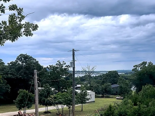 1 Sleepy Hollow Trl, Eufaula, OK 74432