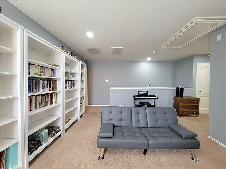 18235 Valebluff Ln — Photo 16